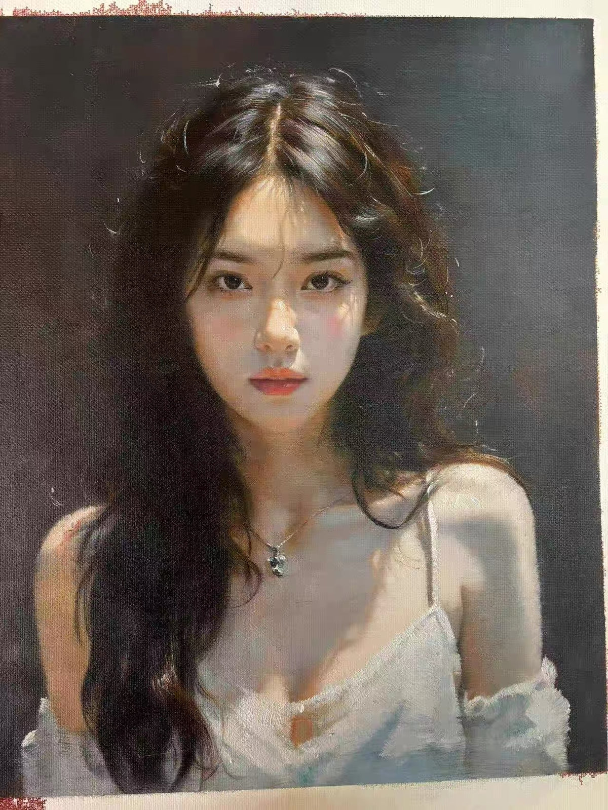 Un retrato individual de una mujer de cabello largo y oscuro vestida de blanco sobre un fondo oscuro, con textura de lienzo y pinceladas visibles.